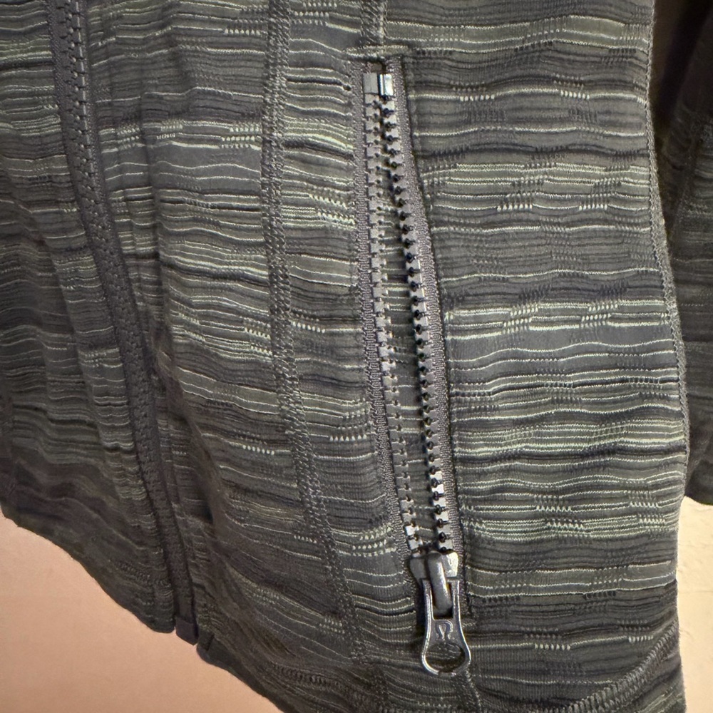 Lululemon Define Jacket - Picture 5 of 10